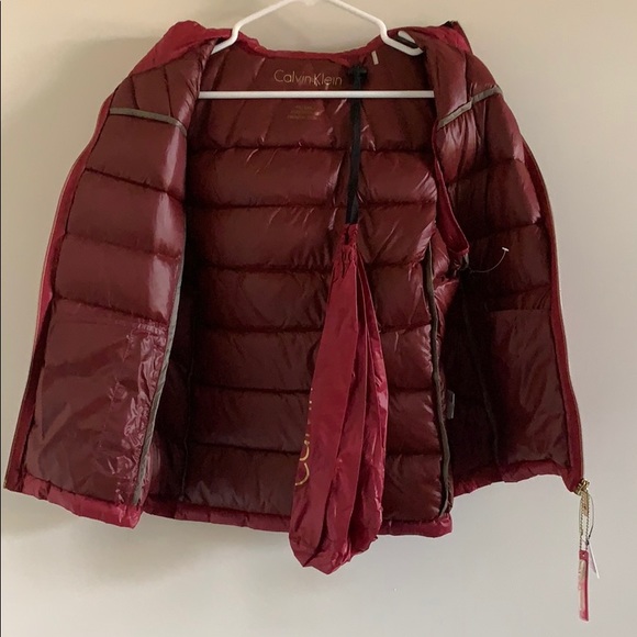 Calvin Klein Performance Down Red Vest Size Small - Picture 5 of 8